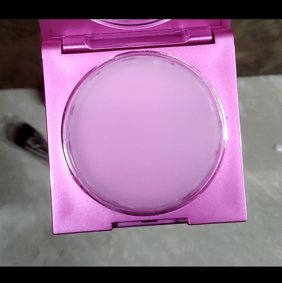 Mally Evercolor Poreless Face Defender with sponge and brush - Picture 2 of 4